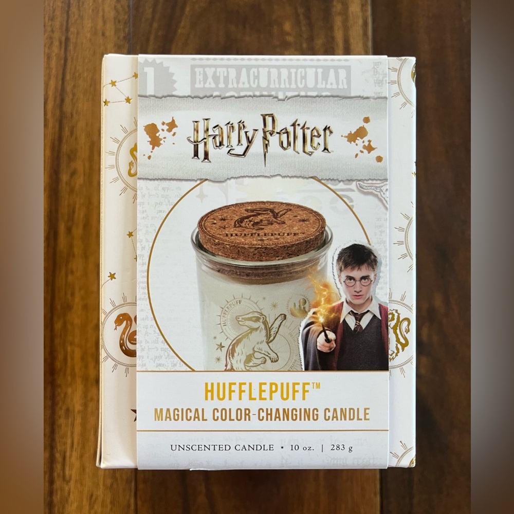 Harry Potter Hufflepuff Magical Color Changing Candle Unscented WIZARDING WORLD